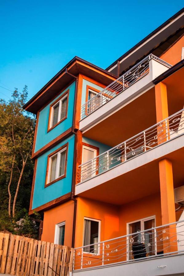 Mina * Ohrid