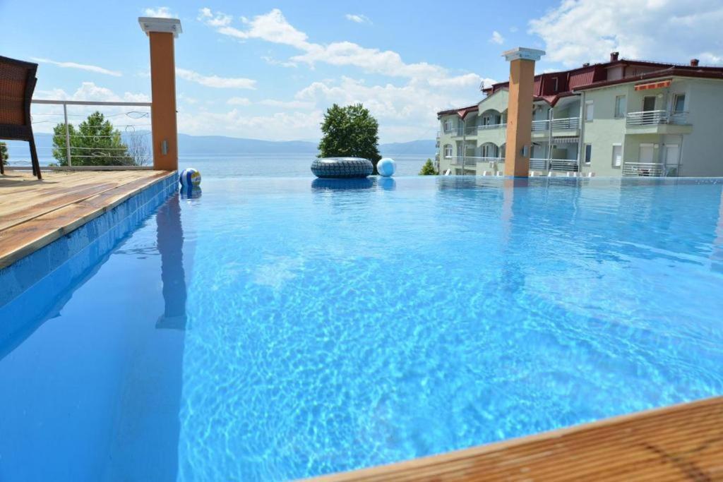 Mina * Ohrid