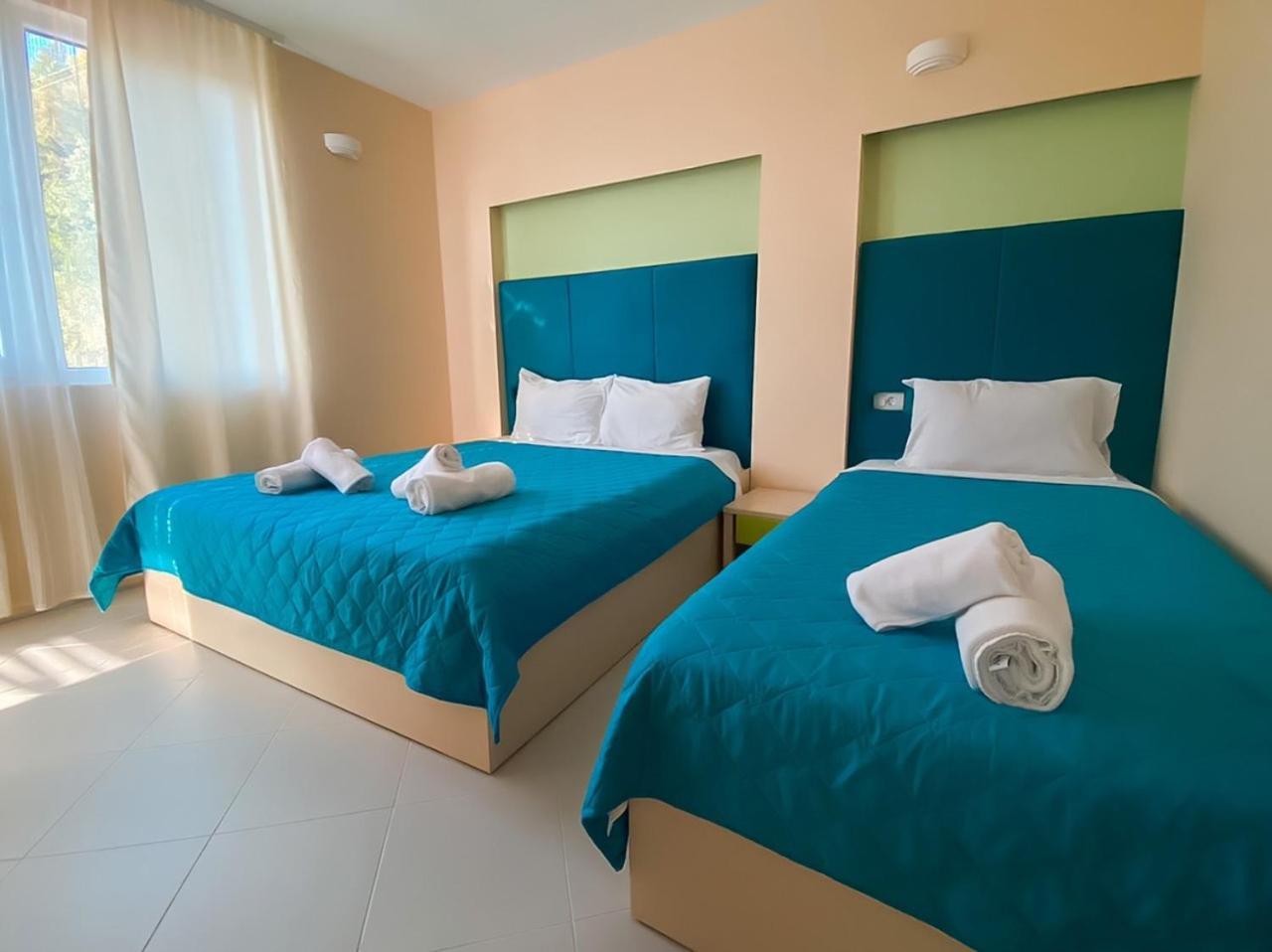 Mina Villa