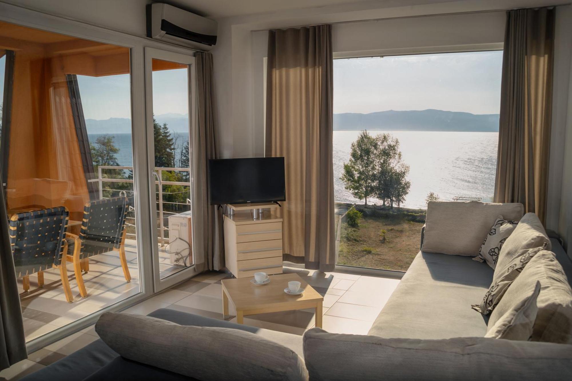 Mina * Ohrid