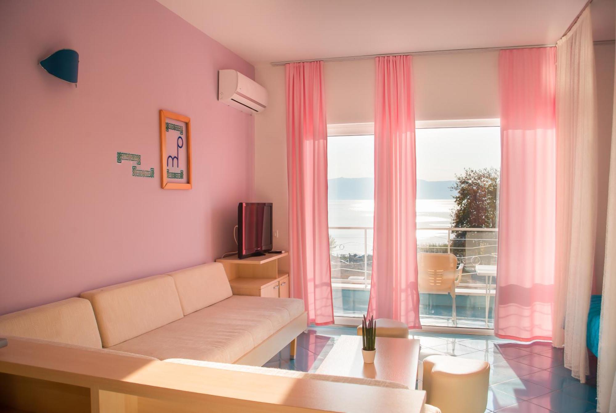 Mina * Ohrid